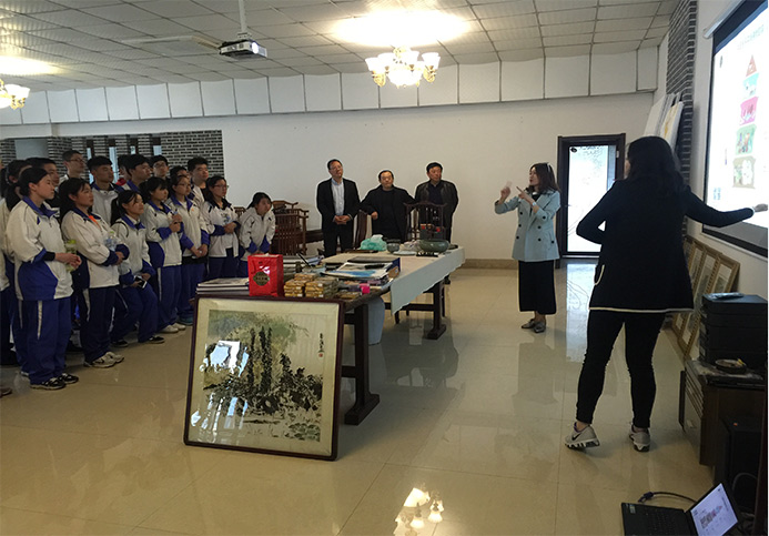 青岛市中心聋校的水知识进课堂活动在崂峰口生产基地举行